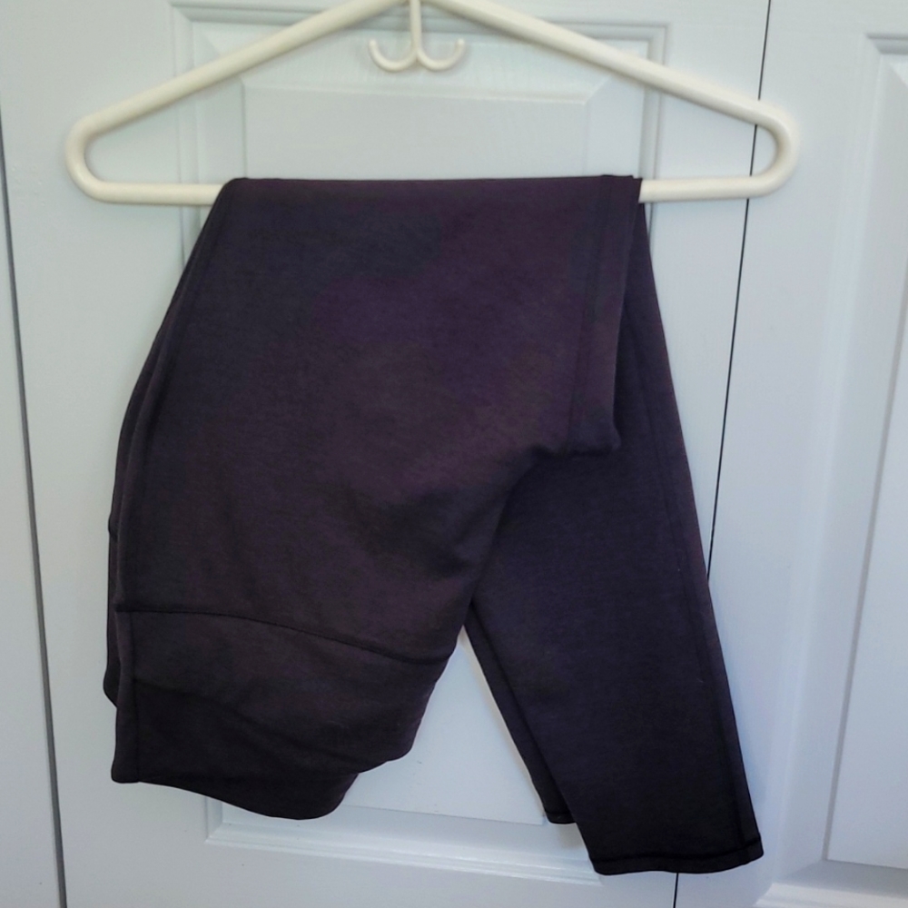 Deep purple leggings